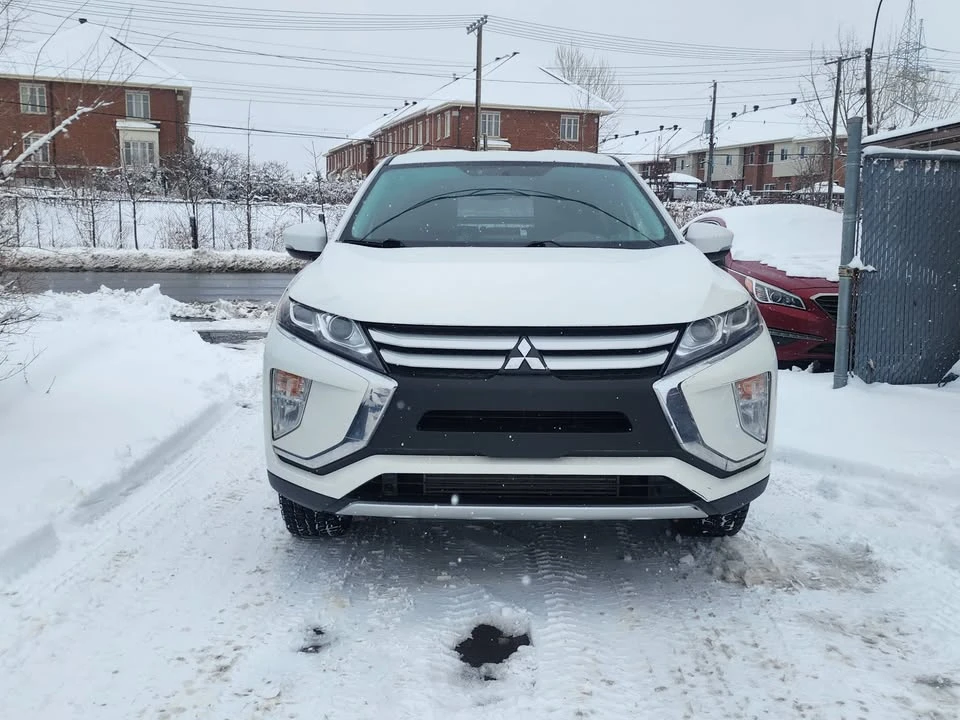 2019 Mitsubishi Eclipse Cross - Image 2 of 20