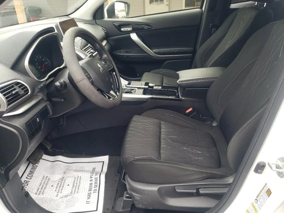 2019 Mitsubishi Eclipse Cross - Image 8 of 20