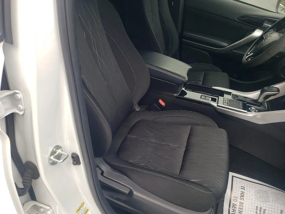 2019 Mitsubishi Eclipse Cross - Image 15 of 20