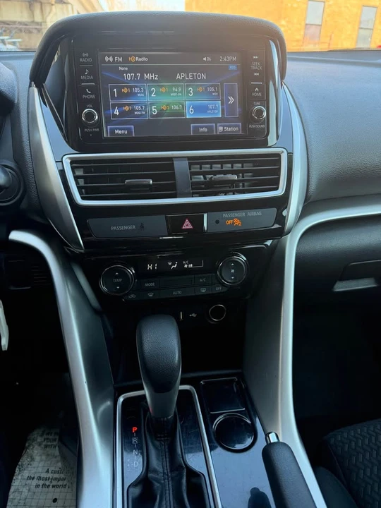 2019 Mitsubishi Eclipse Cross - Image 11 of 15