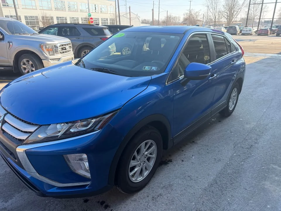 2019 Mitsubishi Eclipse Cross - Image 2 of 15