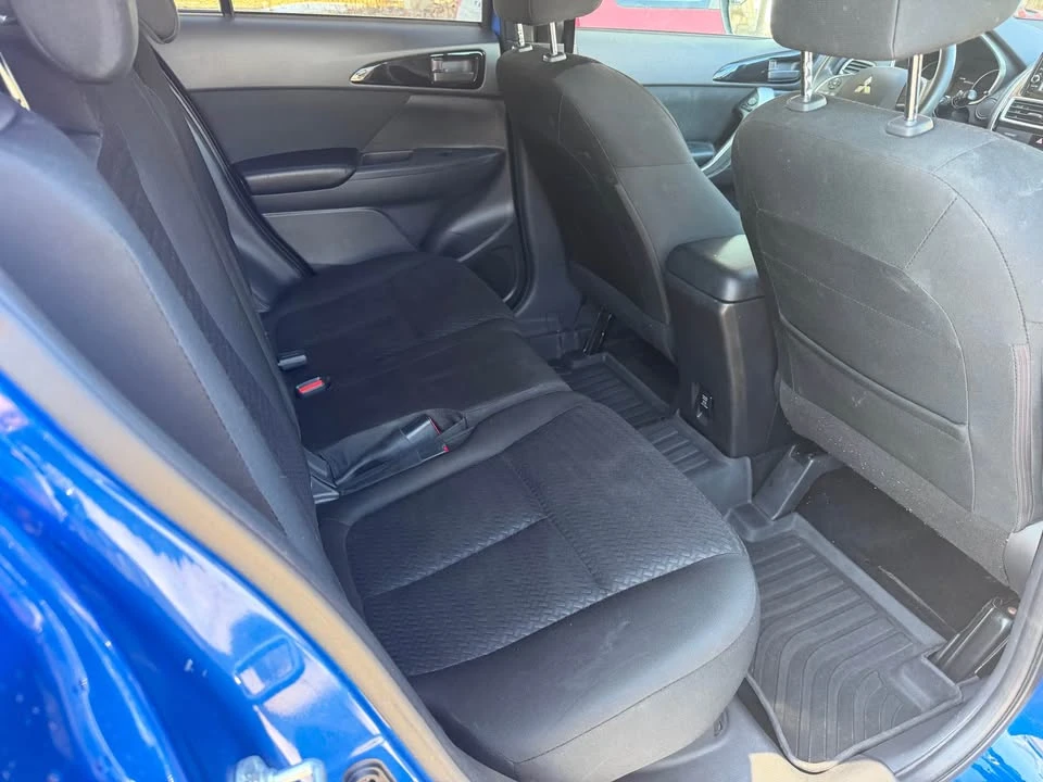 2019 Mitsubishi Eclipse Cross - Image 9 of 15