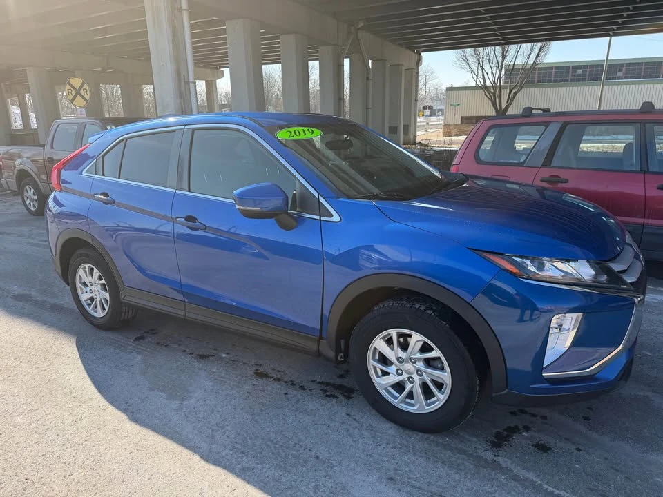 2019 Mitsubishi Eclipse Cross - Image 3 of 15
