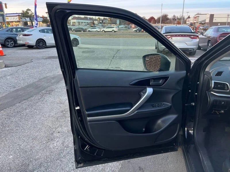 2019 Mitsubishi Eclipse Cross - Image 17 of 20