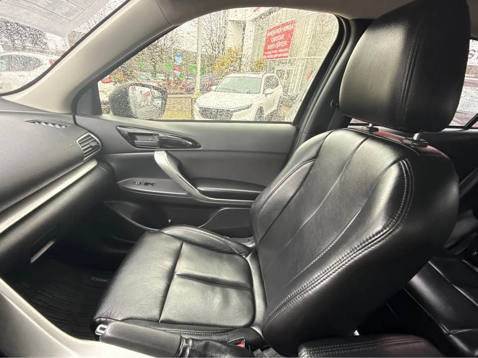 2019 Mitsubishi Eclipse Cross - Image 16 of 20