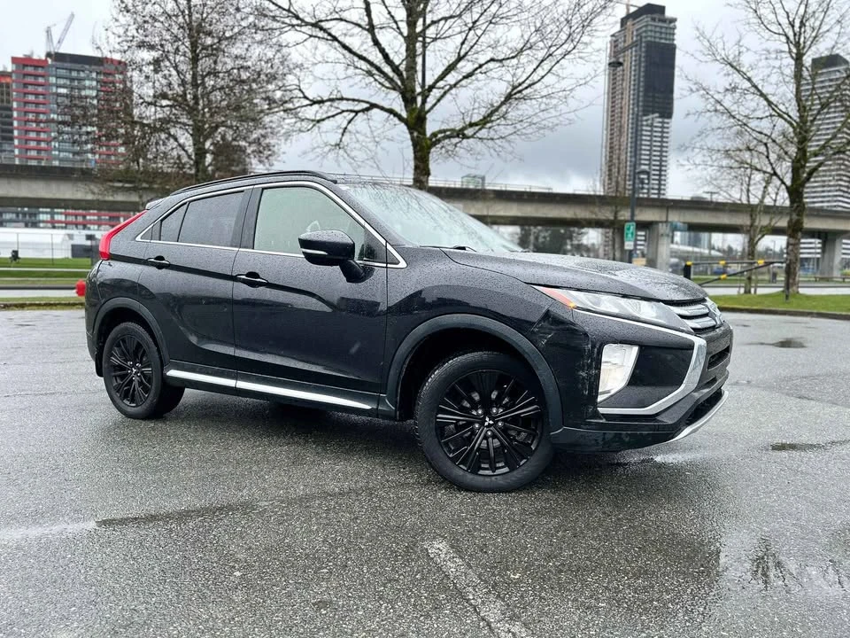 2019 Mitsubishi Eclipse Cross - Image 2 of 13