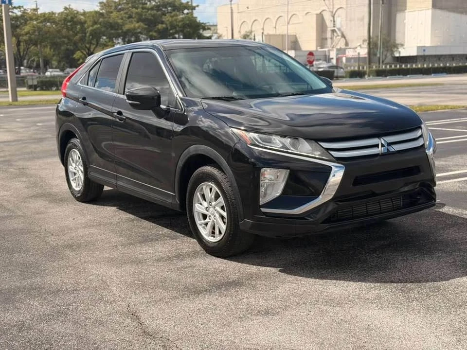 2019 Mitsubishi Eclipse Cross - Image 3 of 17