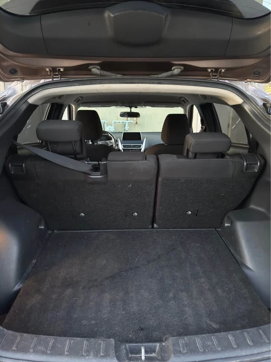 2019 Mitsubishi Eclipse Cross - Image 8 of 17