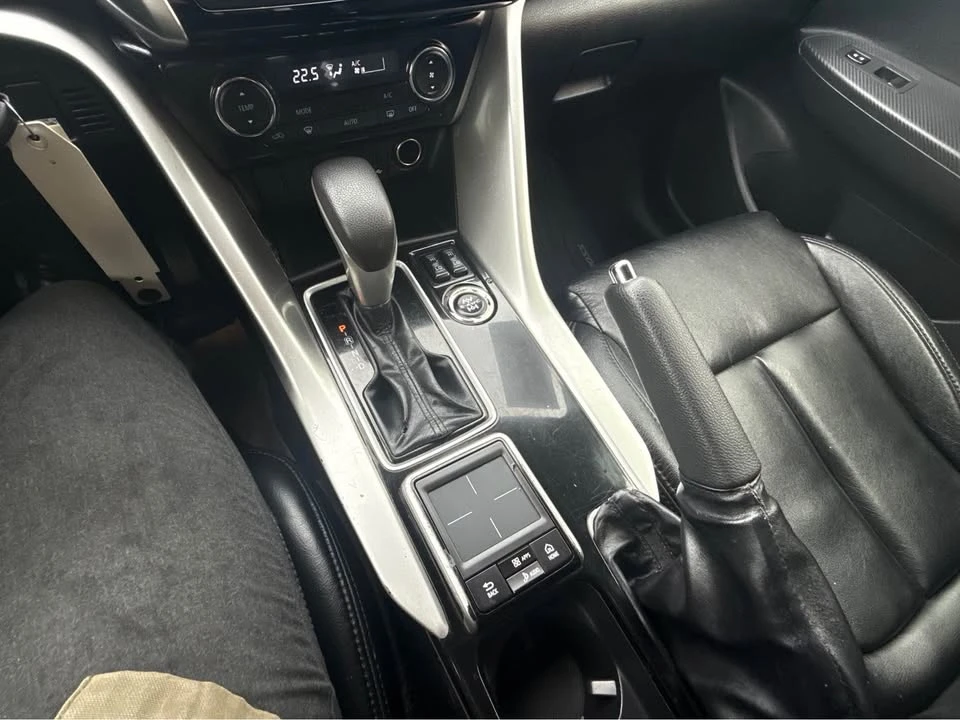 2019 Mitsubishi Eclipse Cross - Image 15 of 20