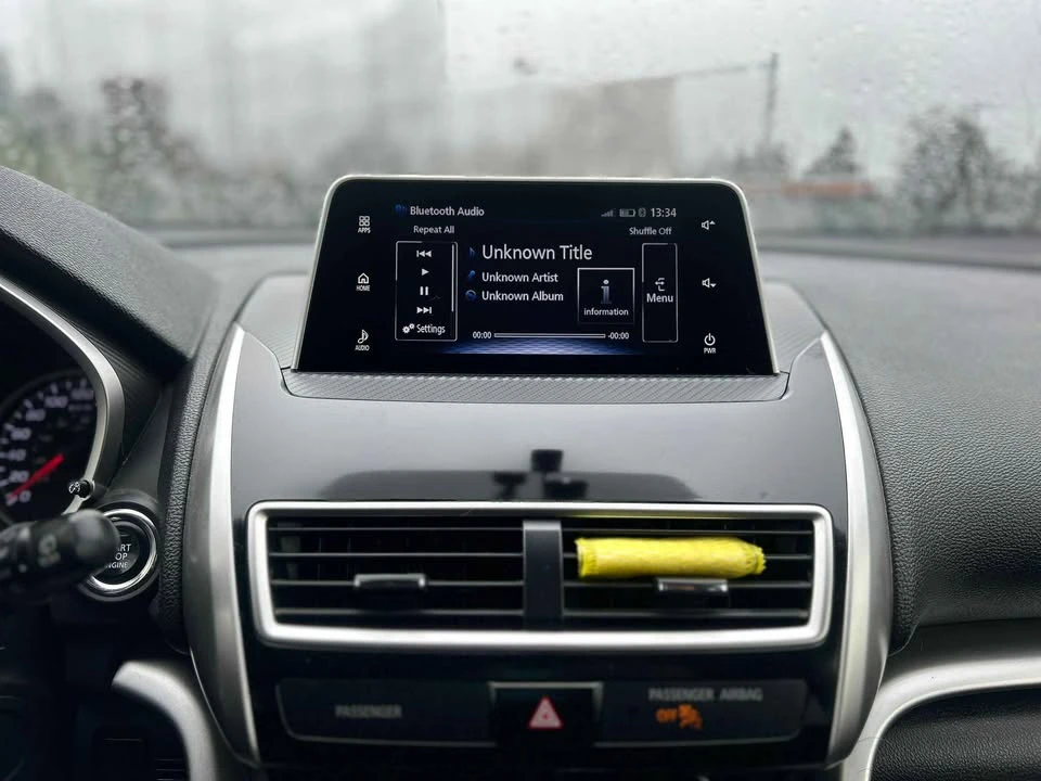 2019 Mitsubishi Eclipse Cross - Image 9 of 13