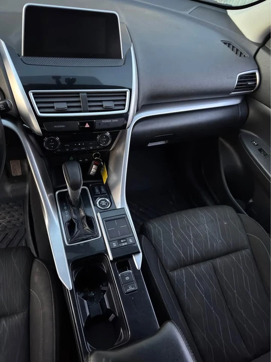 2019 Mitsubishi Eclipse Cross - Image 12 of 16