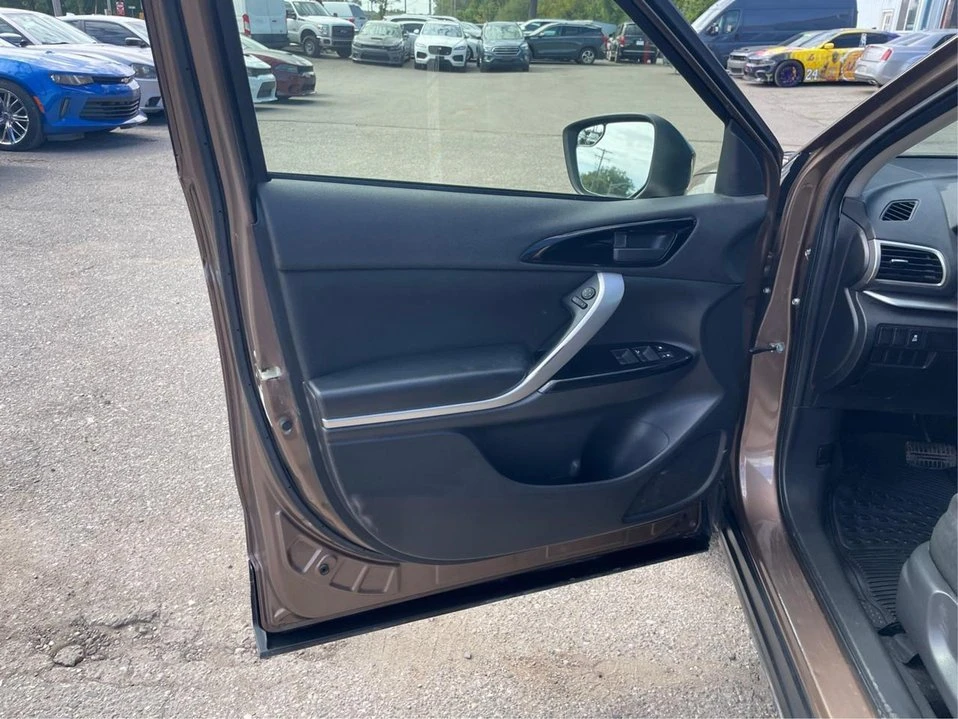 2019 Mitsubishi Eclipse Cross - Image 14 of 20