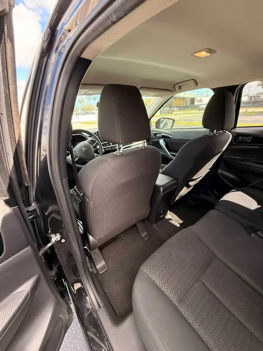 2019 Mitsubishi Eclipse Cross - Image 13 of 17
