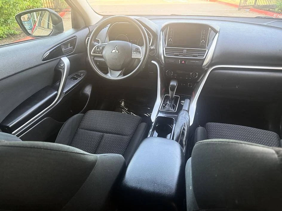 2019 Mitsubishi Eclipse Cross - Image 9 of 13