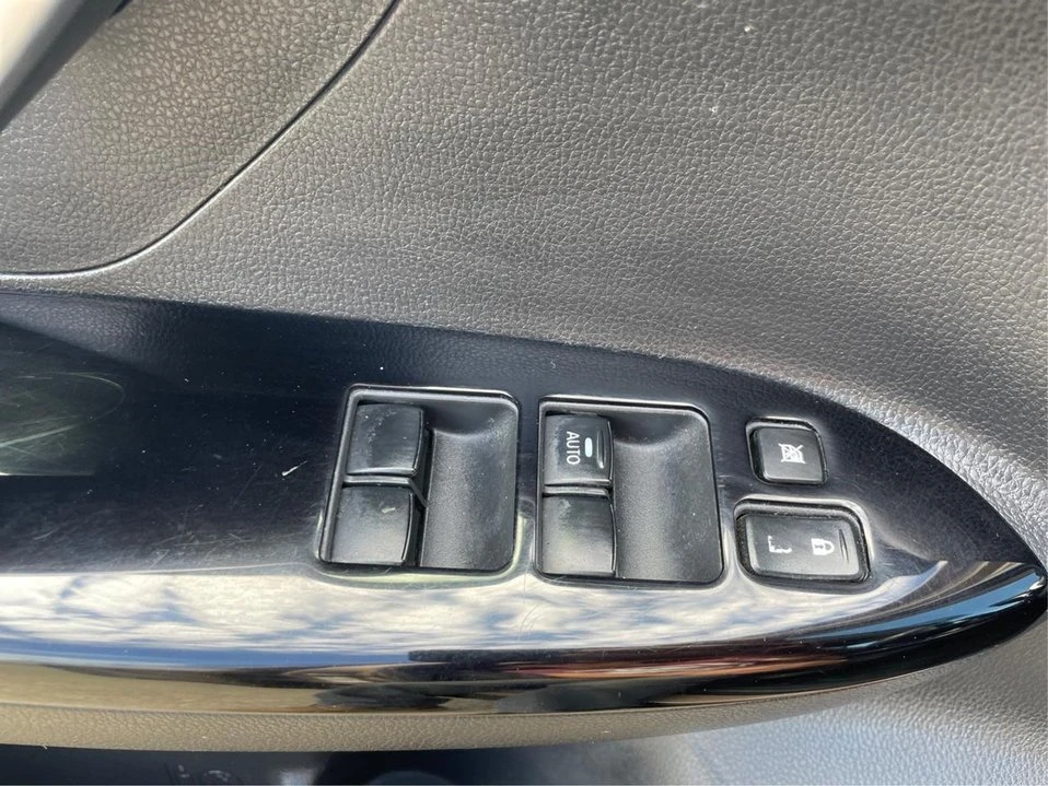 2019 Mitsubishi Eclipse Cross - Image 19 of 20