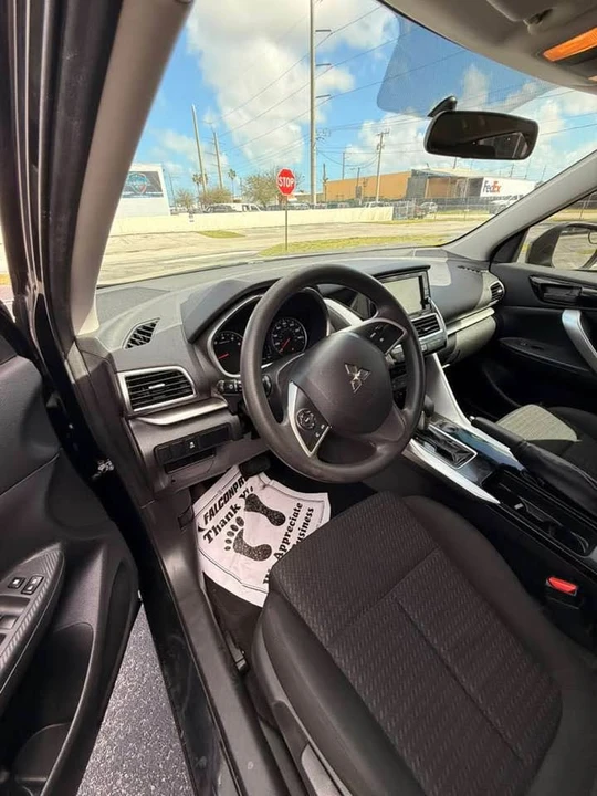 2019 Mitsubishi Eclipse Cross - Image 8 of 18
