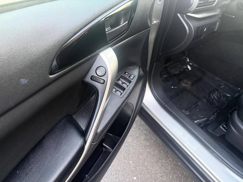 2019 Mitsubishi Eclipse Cross - Image 12 of 13
