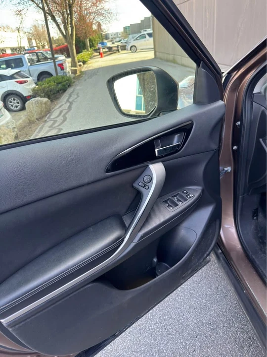 2019 Mitsubishi Eclipse Cross - Image 10 of 18