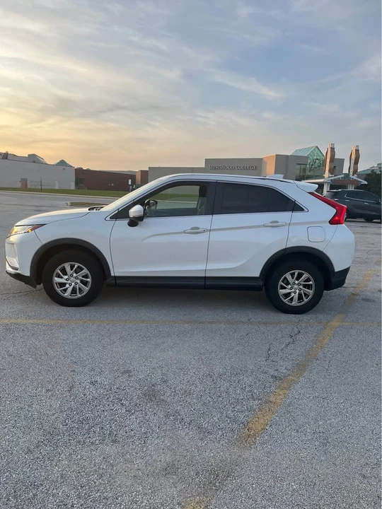 2019 Mitsubishi Eclipse Cross - Image 3 of 3