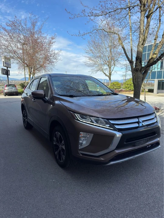 2019 Mitsubishi Eclipse Cross - Image 2 of 18