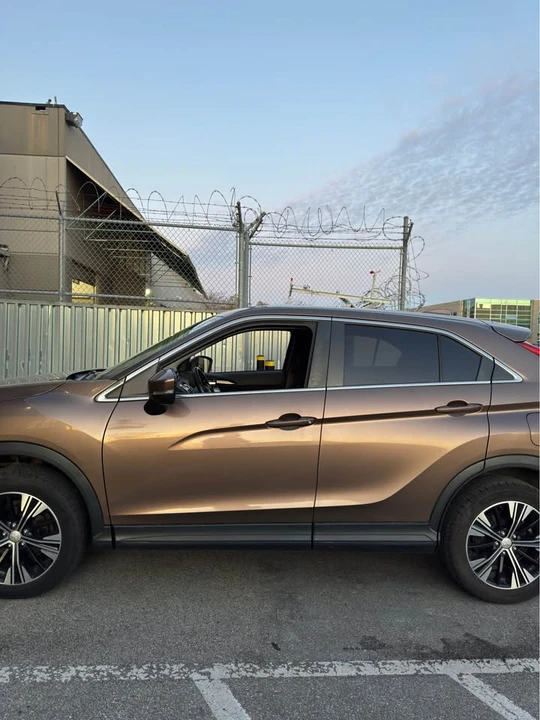 2019 Mitsubishi Eclipse Cross - Image 4 of 17