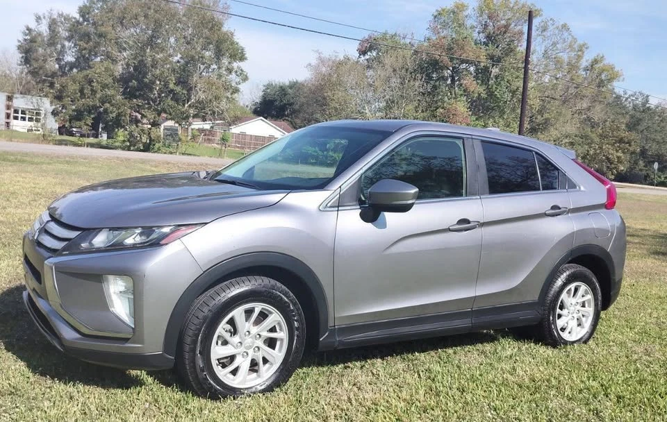 2019 Mitsubishi Eclipse Cross - Image 2 of 13