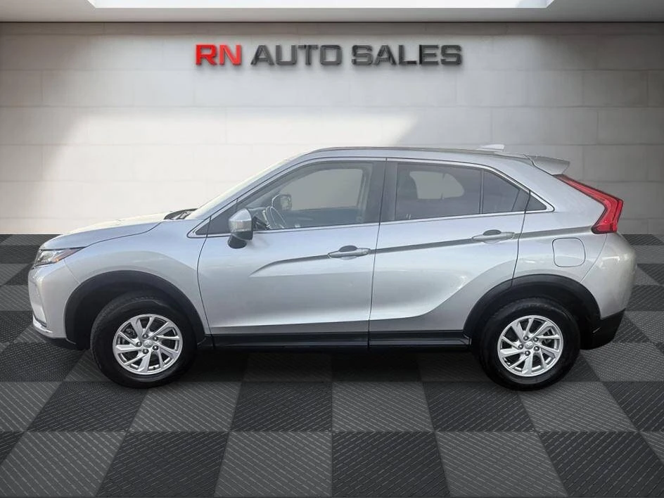 2019 Mitsubishi Eclipse Cross - Image 2 of 13