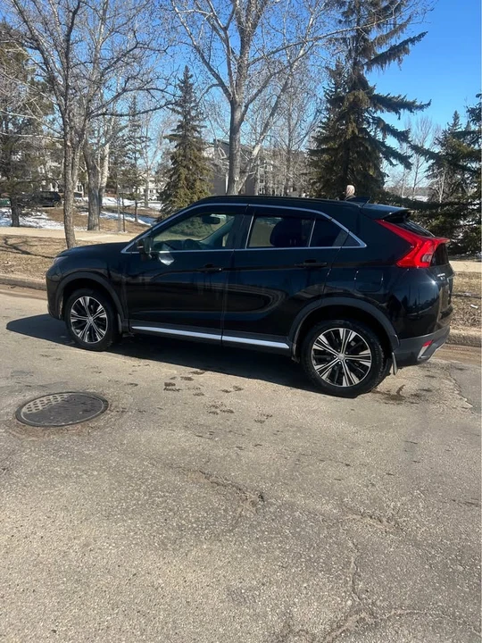 2019 Mitsubishi Eclipse Cross - Image 3 of 17