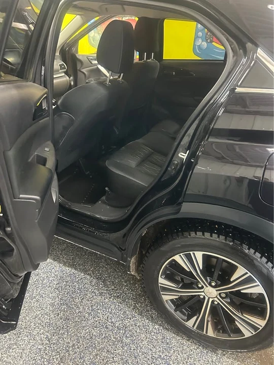 2019 Mitsubishi Eclipse Cross - Image 13 of 17