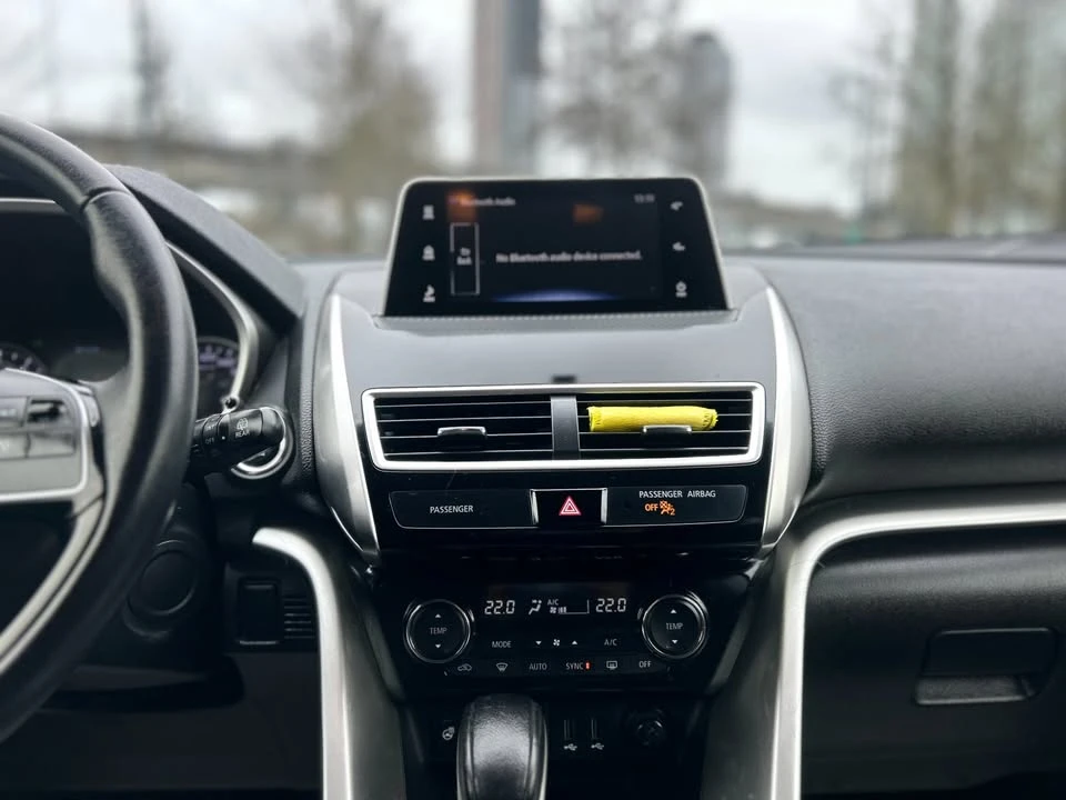 2019 Mitsubishi Eclipse Cross - Image 13 of 16