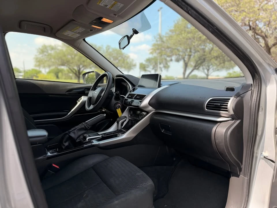 2019 Mitsubishi Eclipse Cross - Image 10 of 19
