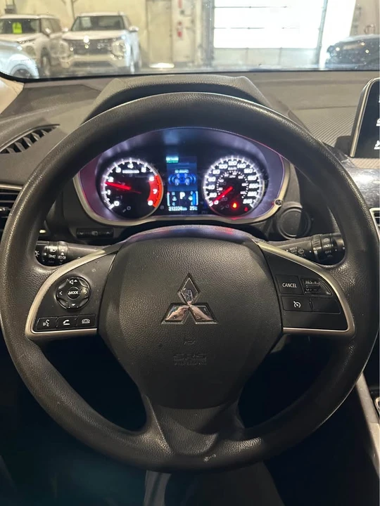 2019 Mitsubishi Eclipse Cross - Image 5 of 8