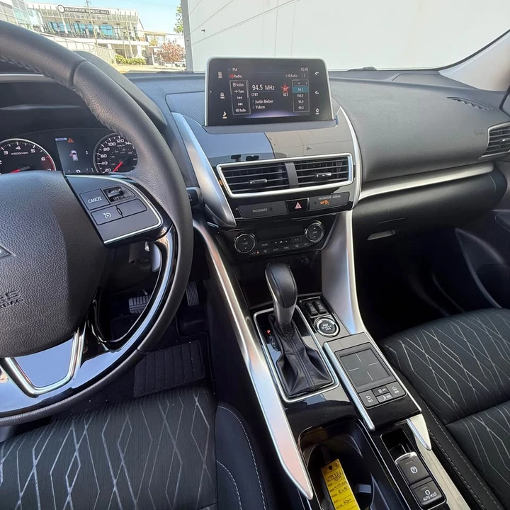 2019 Mitsubishi Eclipse Cross - Image 9 of 12