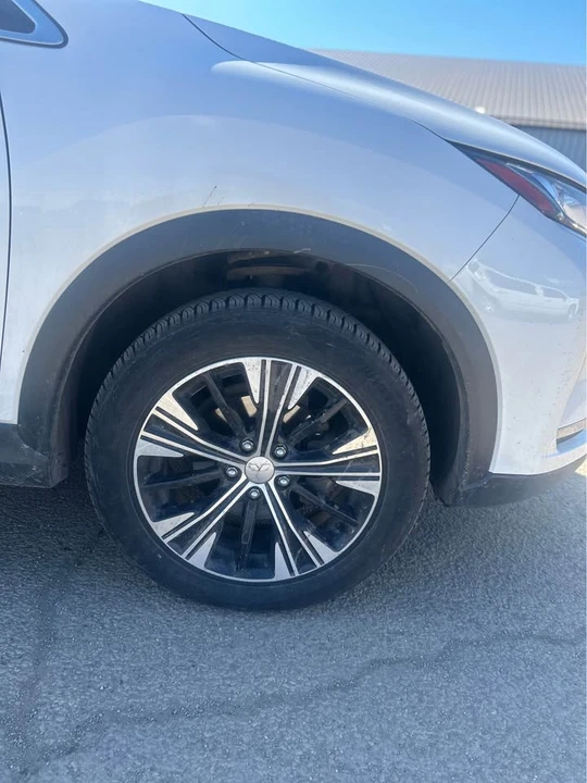 2019 Mitsubishi Eclipse Cross - Image 5 of 10