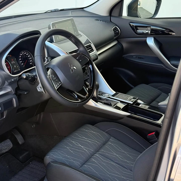 2019 Mitsubishi Eclipse Cross - Image 7 of 12