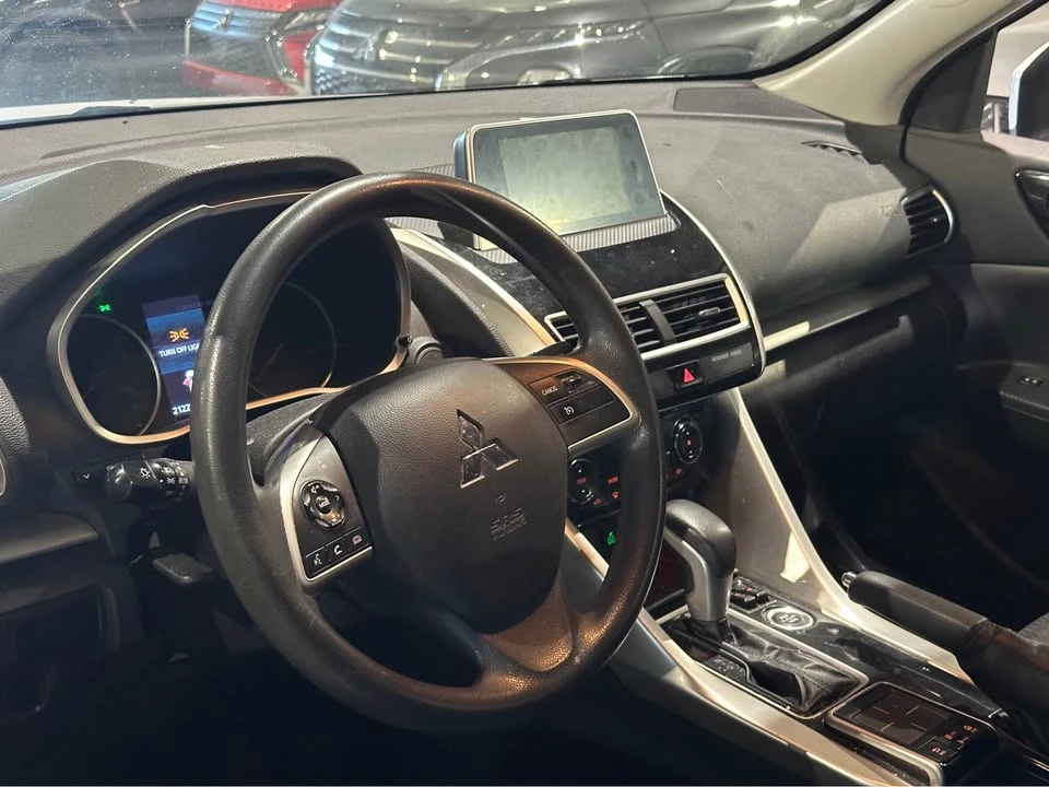 2019 Mitsubishi Eclipse Cross - Image 6 of 8