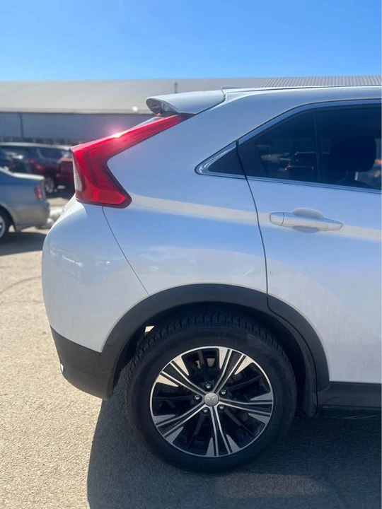 2019 Mitsubishi Eclipse Cross - Image 4 of 10