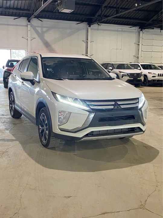2019 Mitsubishi Eclipse Cross - Image 2 of 11
