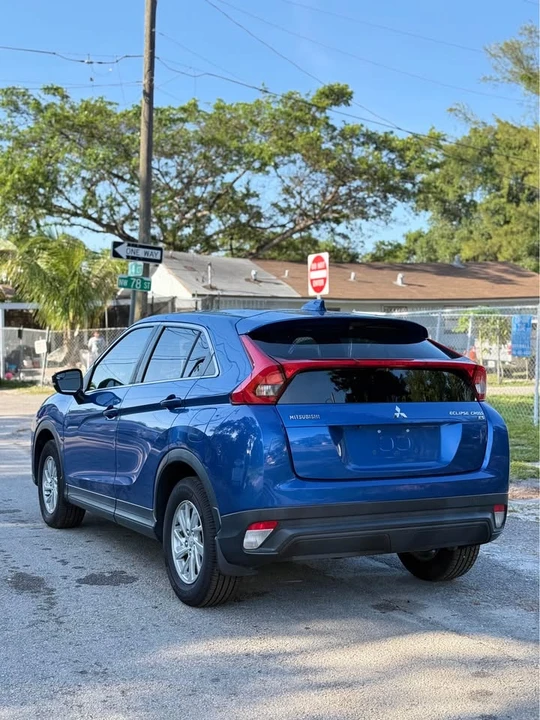 2019 Mitsubishi Eclipse Cross - Image 3 of 10