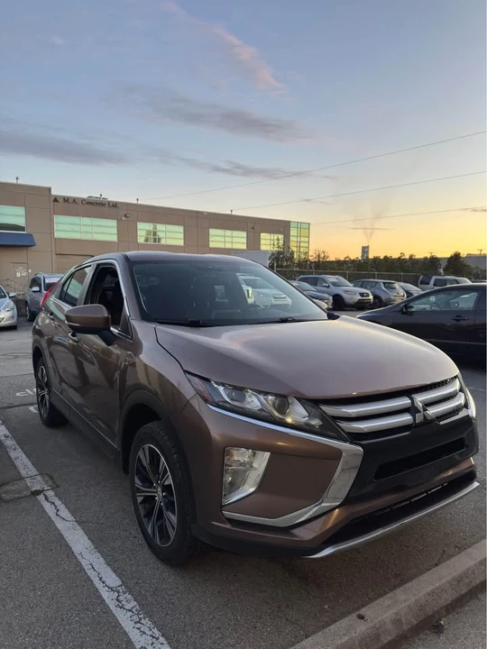 2019 Mitsubishi Eclipse Cross - Image 2 of 17