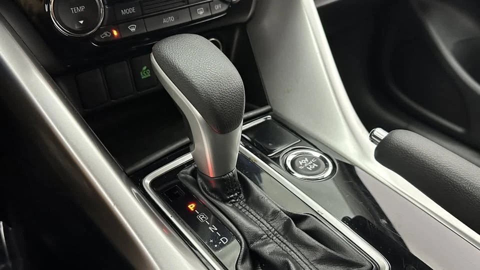 2019 Mitsubishi Eclipse Cross - Image 12 of 19