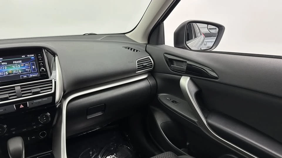 2019 Mitsubishi Eclipse Cross - Image 18 of 19