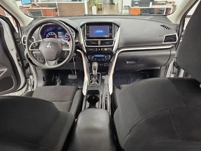 2019 Mitsubishi Eclipse Cross - Image 9 of 13