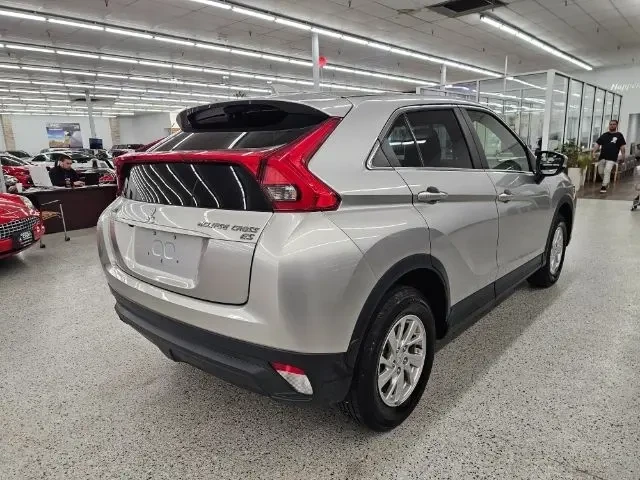 2019 Mitsubishi Eclipse Cross - Image 3 of 13