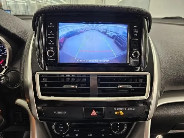 2019 Mitsubishi Eclipse Cross - Image 11 of 13