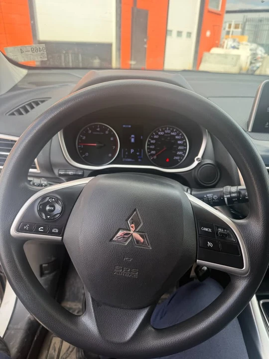 2019 Mitsubishi Eclipse Cross - Image 5 of 6