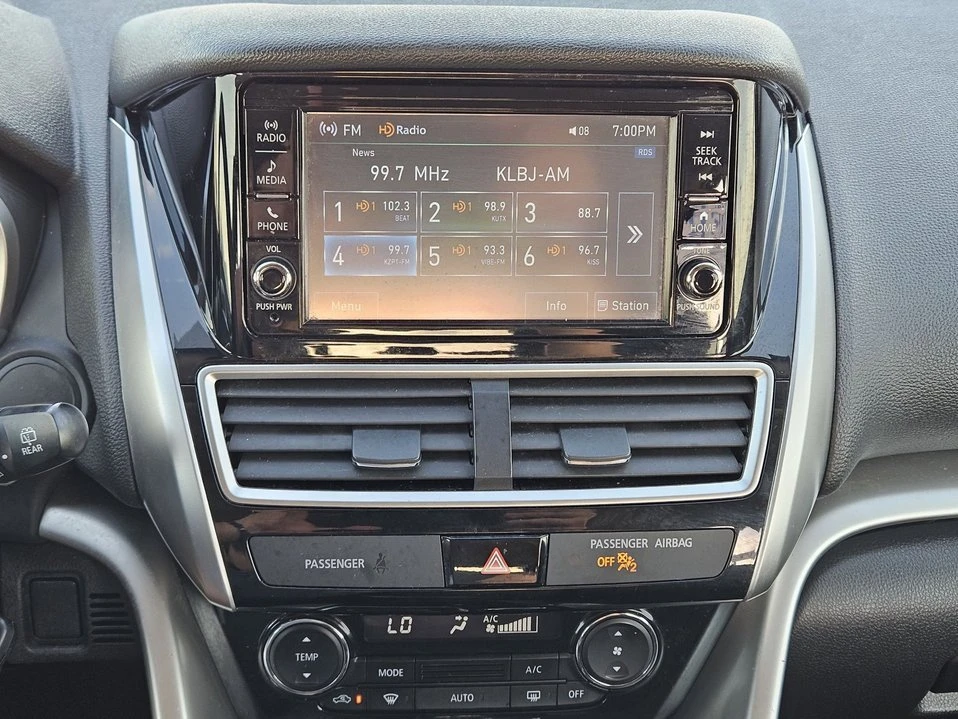 2019 Mitsubishi Eclipse Cross - Image 15 of 20