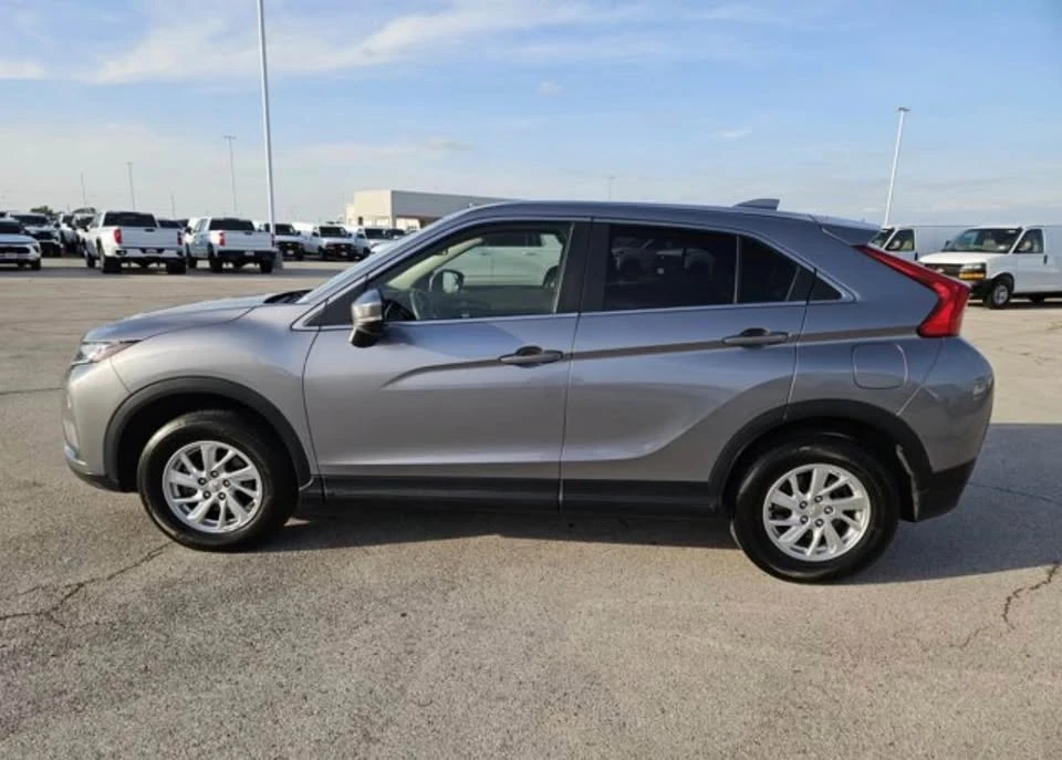 2019 Mitsubishi Eclipse Cross - Image 2 of 5