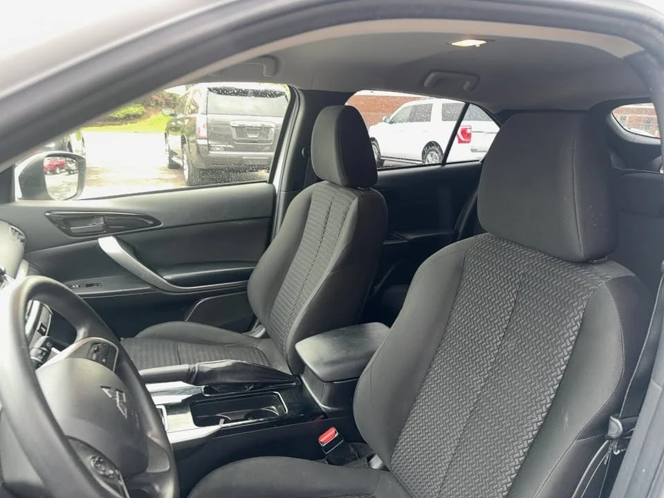 2019 Mitsubishi Eclipse Cross - Image 4 of 8