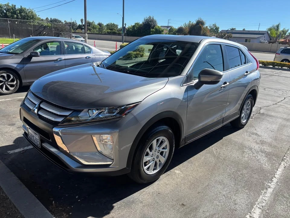 2019 Mitsubishi Eclipse Cross - Image 2 of 13